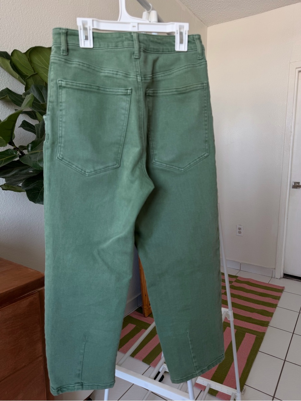 Zara Olive Green High-Rise Jeans - Picture 8 of 12